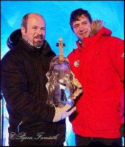 Nils Økland (L) & Bill Covitz display the ice Hardanger fiddle - before the concert. I would love to see a pic from afterwards (photo Bjørn Furuseth)