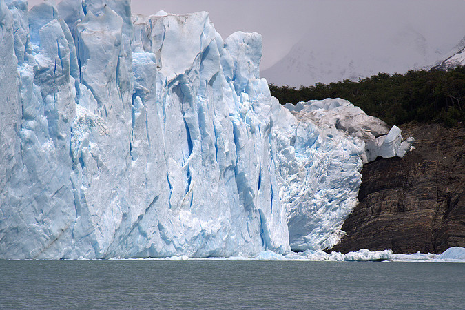 Foot of the Perito Moreno glacier meeting Lake Argentino, Argentina (photo Carsten Clasohm)