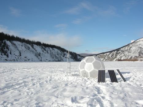 The installation used solar power + ran 24 hrs a day, using an LED lighting system to radiate a continuous light (photo hwww.stankievech.net/projects/DEW/pixels/site02.html)